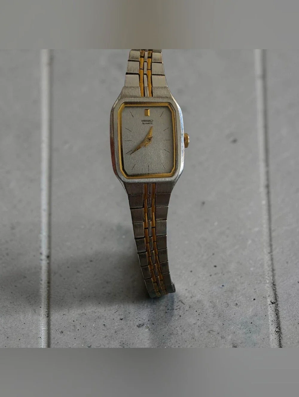 SEIKO Vintage Women's Watch 2Y00-5279 NEED Battery